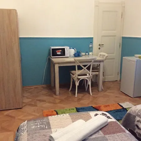Lev I Sova 게스트하우스 *